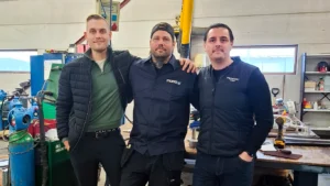 Konsultchef Oliver med konsult Daniel och Rory platschef på R-Produktion.